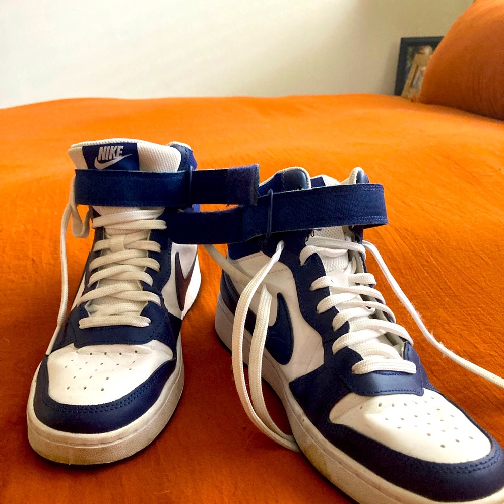 Nike high Burroughs is 6.5Y = 8W